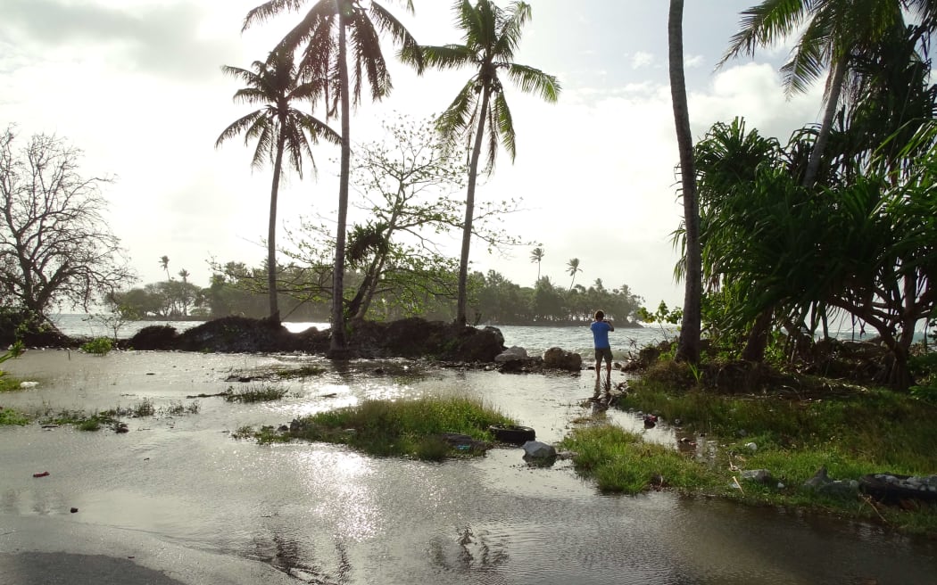 Marshall Islands plans to raise islands to escape sea level rise | RNZ News