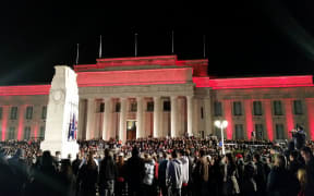 Crowds gather at Auckland's War Memorial Museum