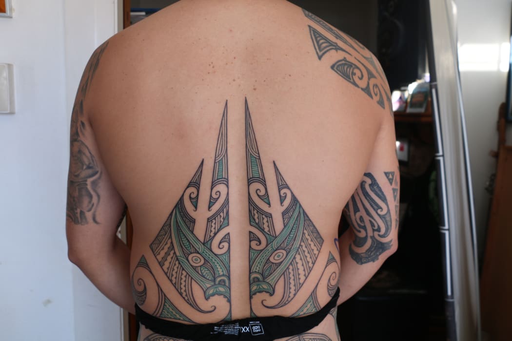 Shannon's pae tuara is the lower back region of his puhoro.