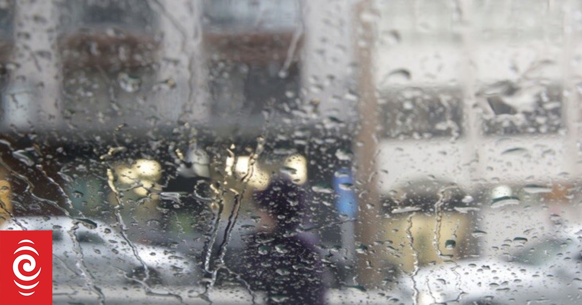 Rain, gales end the week, unsettled weather over the weekend - Vimarsana News