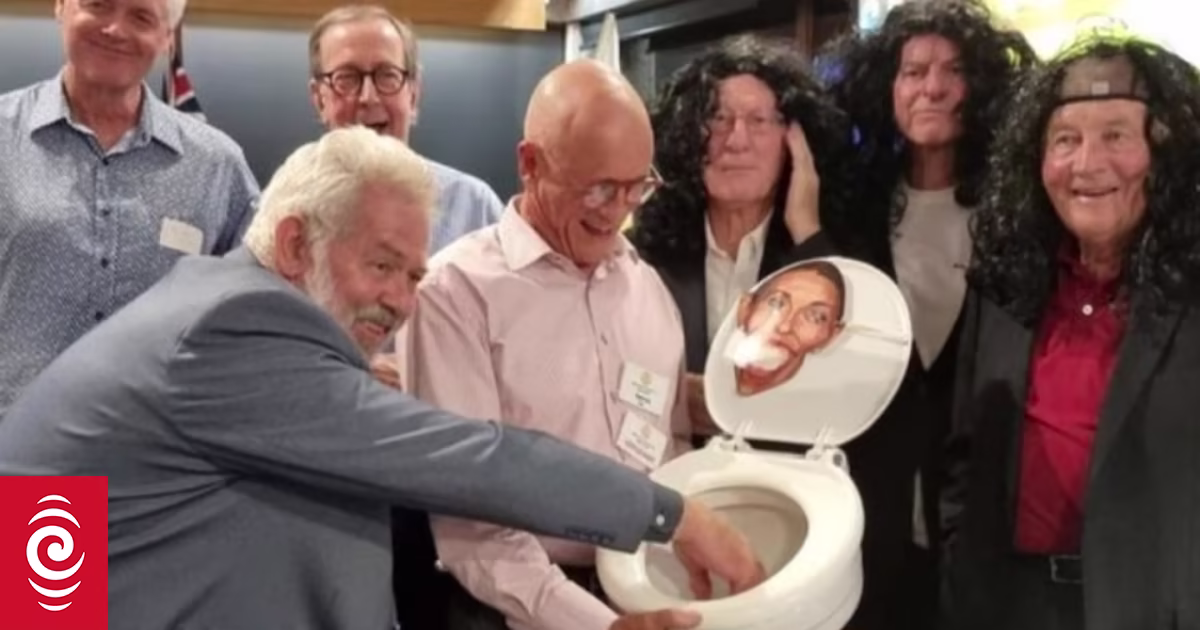 Auckland Rotary club apologises over images of former PM Jacinda Ardern's face on toilet seat - Vimarsana News