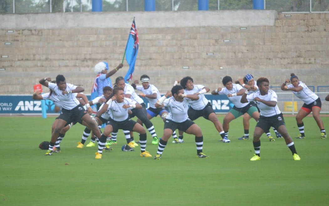 The Fijiana 15s lay down a challenge to PNG pre-match.