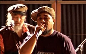 Che and the Krates (Tigilau Ness, Che Fu) live in the Helen Young studio, 2001
