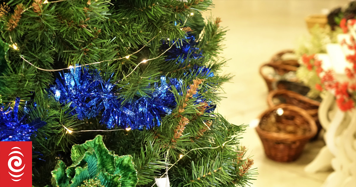How do you ditch a Christmas tree?