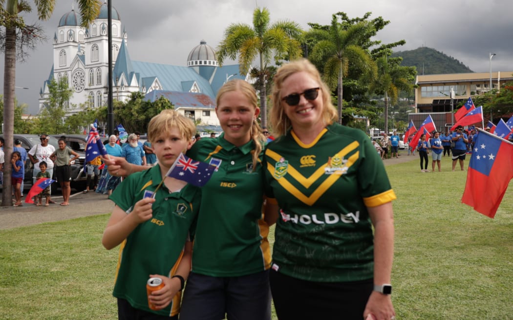 Australian High Commissioner HE Emily Luck and children at the Toa Samoa rally in Apia