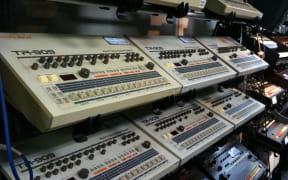 Roland TR-909 & TR-808 Rhythm Composers