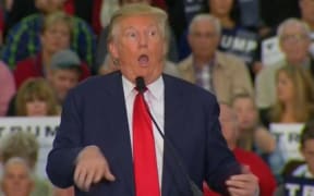 Donald Trump mocks a disabaled journalist At a rally in South Carolina.