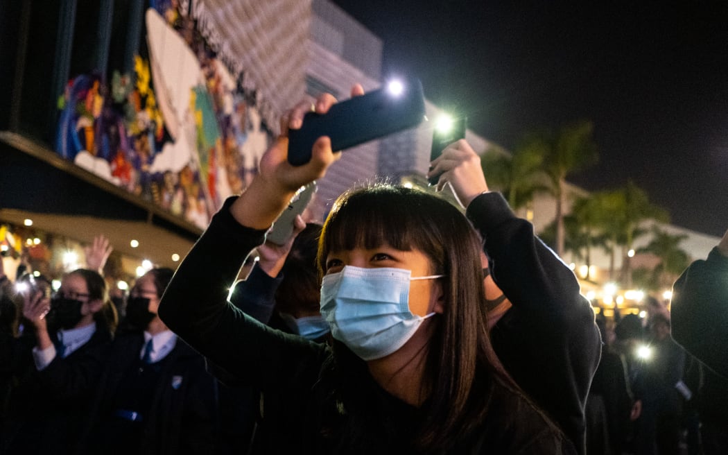 Öğrenciler, Hong Kong'un demokrasi yanlısı hareketini desteklemek için toplandılar.