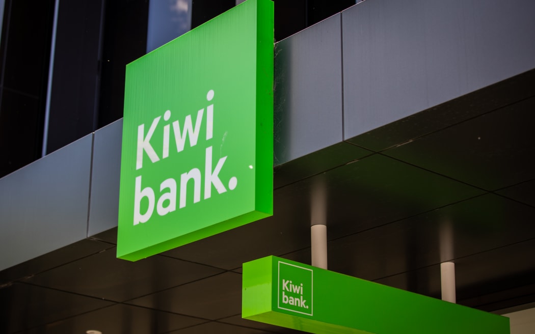 The government taking full ownership of Kiwibank is a bailout in all but name – what are the risks now? | RNZ News