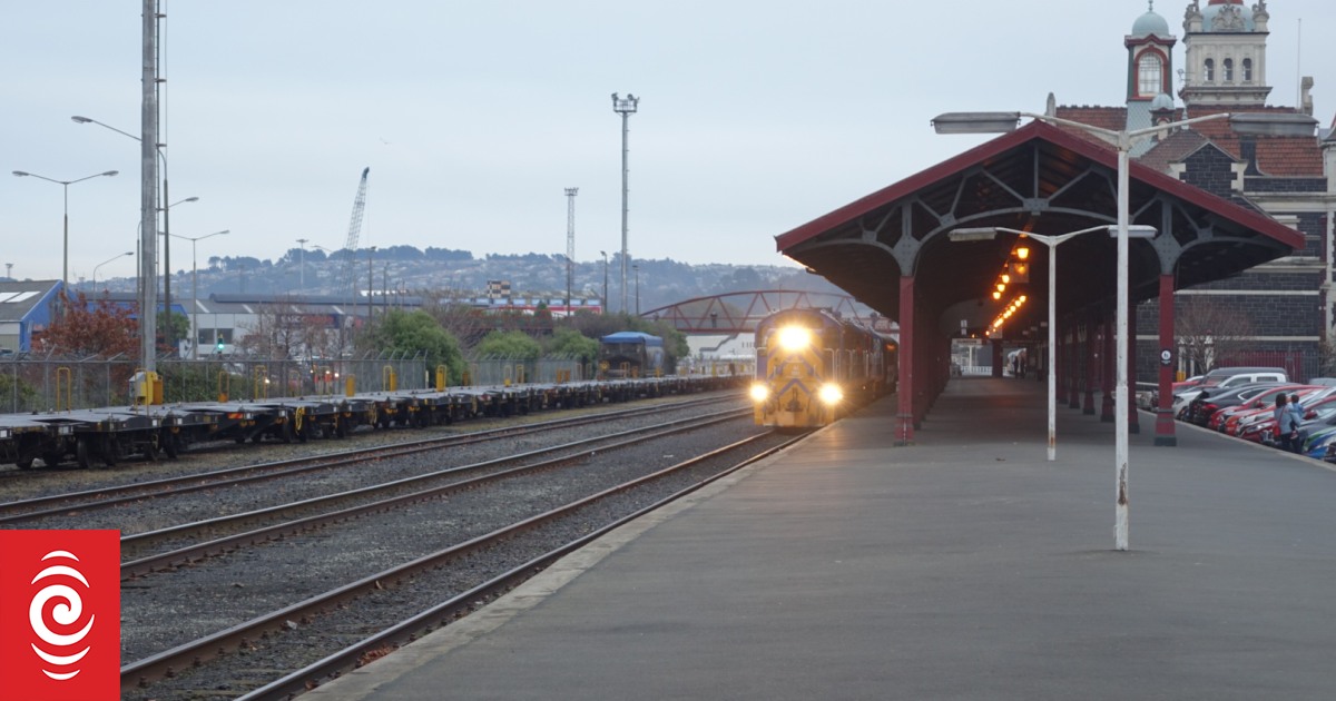Supporters of iconic train service celebrate retainment