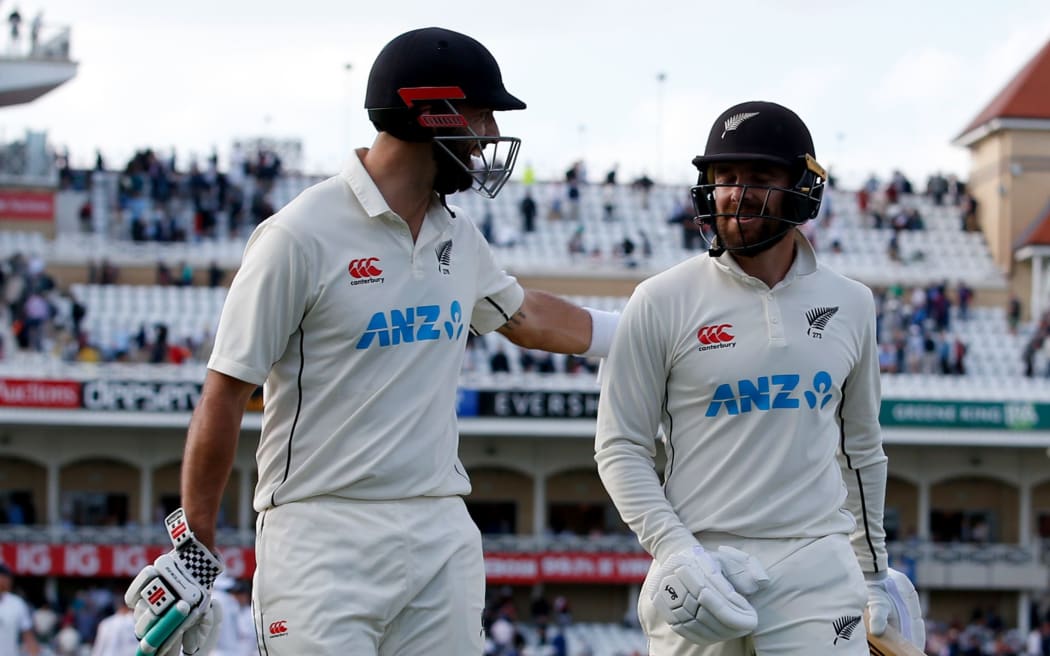 Mitchell and Blundell save Black Caps again
