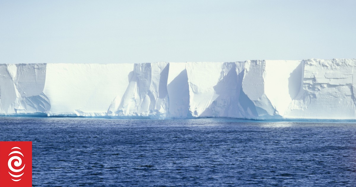 Scientists Drill Through Antarctic Glacier to Study Ocean Cavity Below