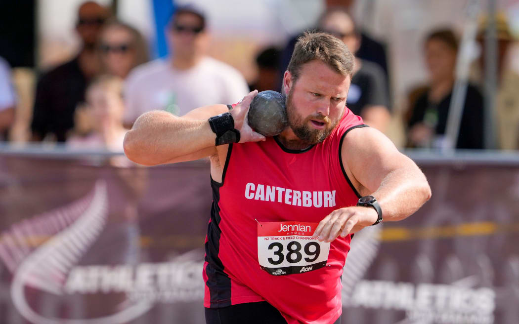 Tom Walsh competing at the 2022 New Zealand track and field Championships.