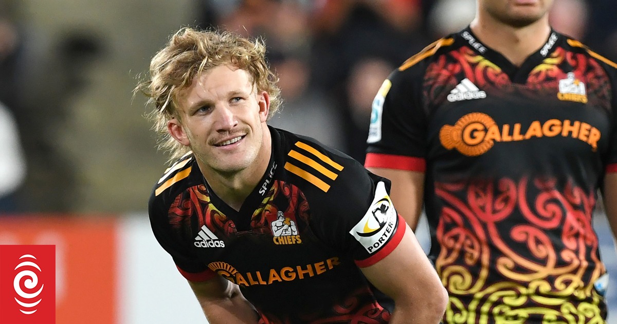 Damian McKenze re-signs with Chiefs until end of 2025.