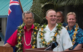 Prime Ministers Henry Puna and John Key at the 50th anniversary of self-government for the Cook Islands.  Rarotonga, August 2015