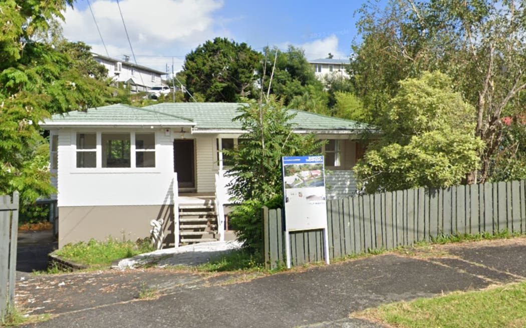 A six-bedroom home belonging to an Auckland businessman involved in a $537,000 tobacco tax fraud has been seized and is up for sale. The Laburnum Road home in the Auckland suburb of Mt Roskill is currently under offer and is estimated by Quotable Value to be worth $1.23 million.