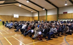 Hundreds of people attended the public meeting in Ashurst.