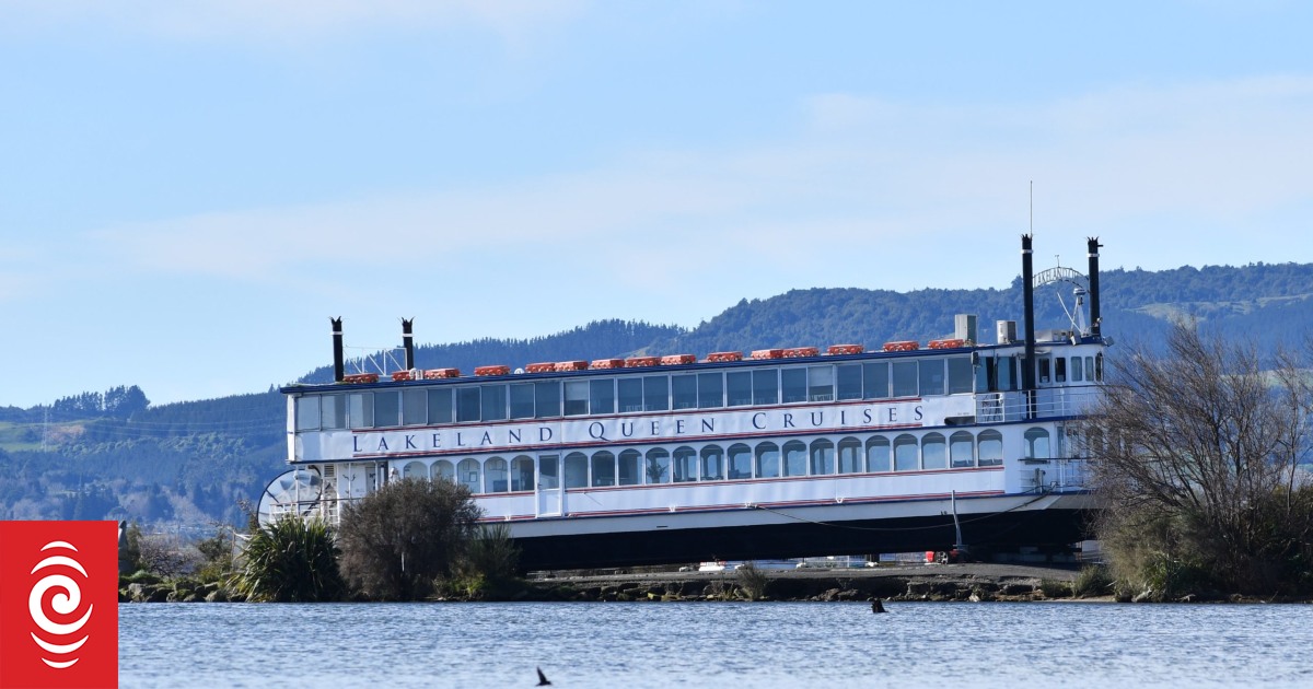 Lakeland Queen owner told to build new jetty, gift it to iwi, lease it back - Vimarsana News