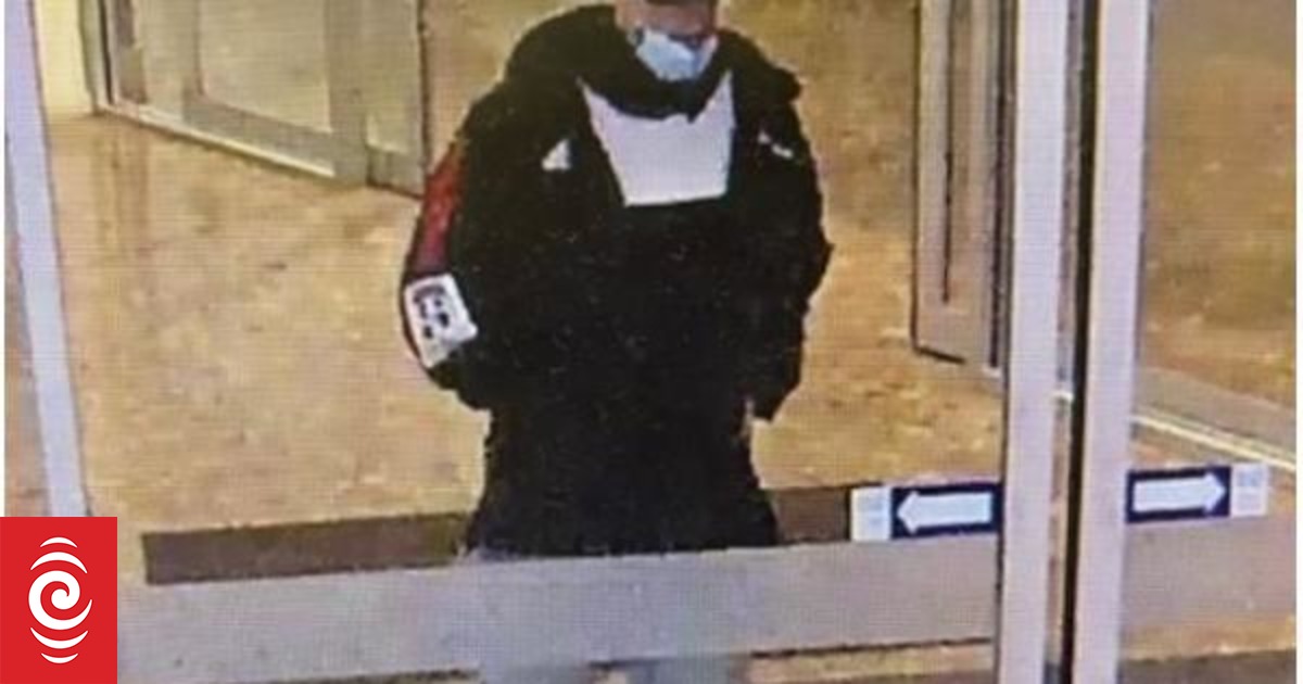 Man wanted after robbery of Christchurch currency exchange