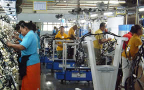 Employees at Yazaki Samoa will not receive a final severance package if they resign before the company closes.