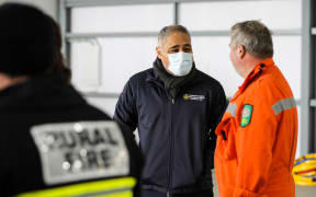 Civil Defence Minister Peeni Henare visiting the Lake Pukaki fire and talking to fire-fighters