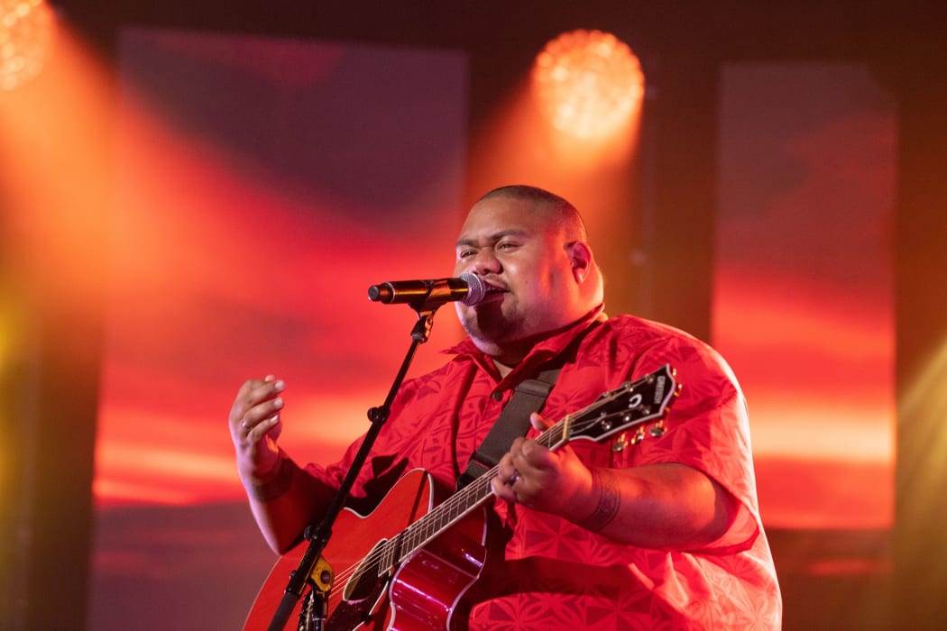 Lani Alo performing at the 2020 Pacific Music Awards