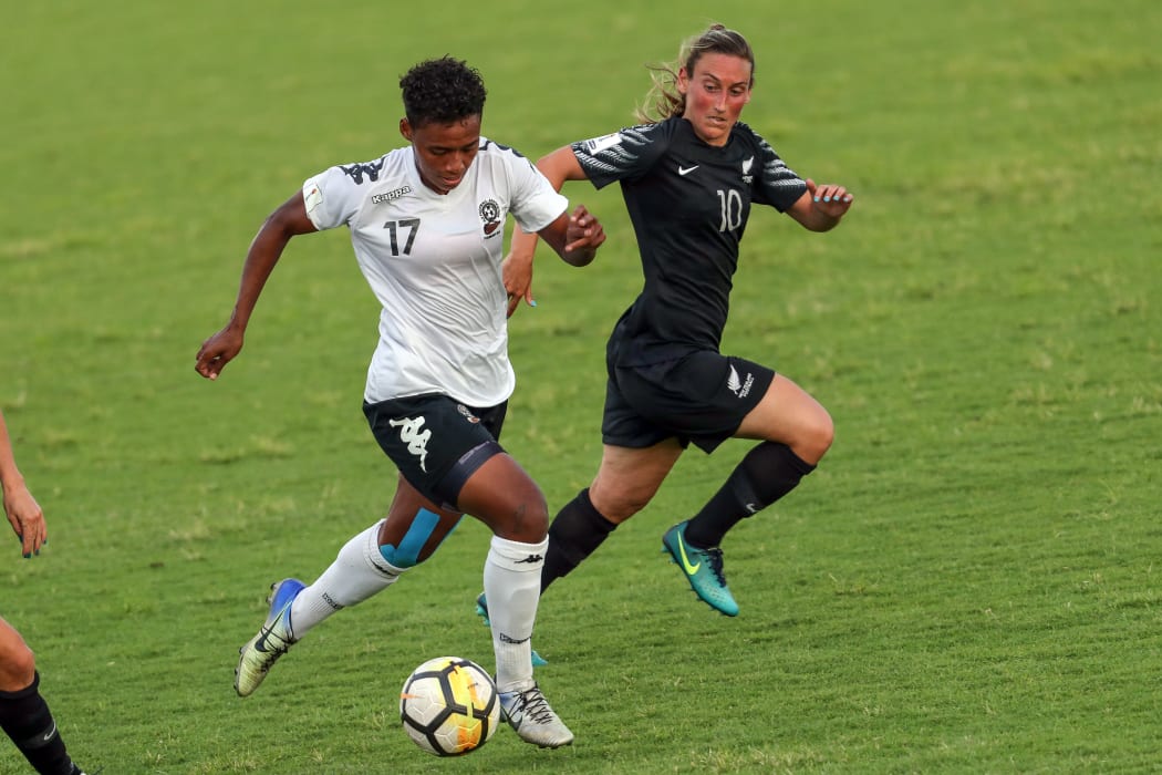 Nueve equipos de fútbol luchan por el primer puesto en la Copa de Naciones Femenina