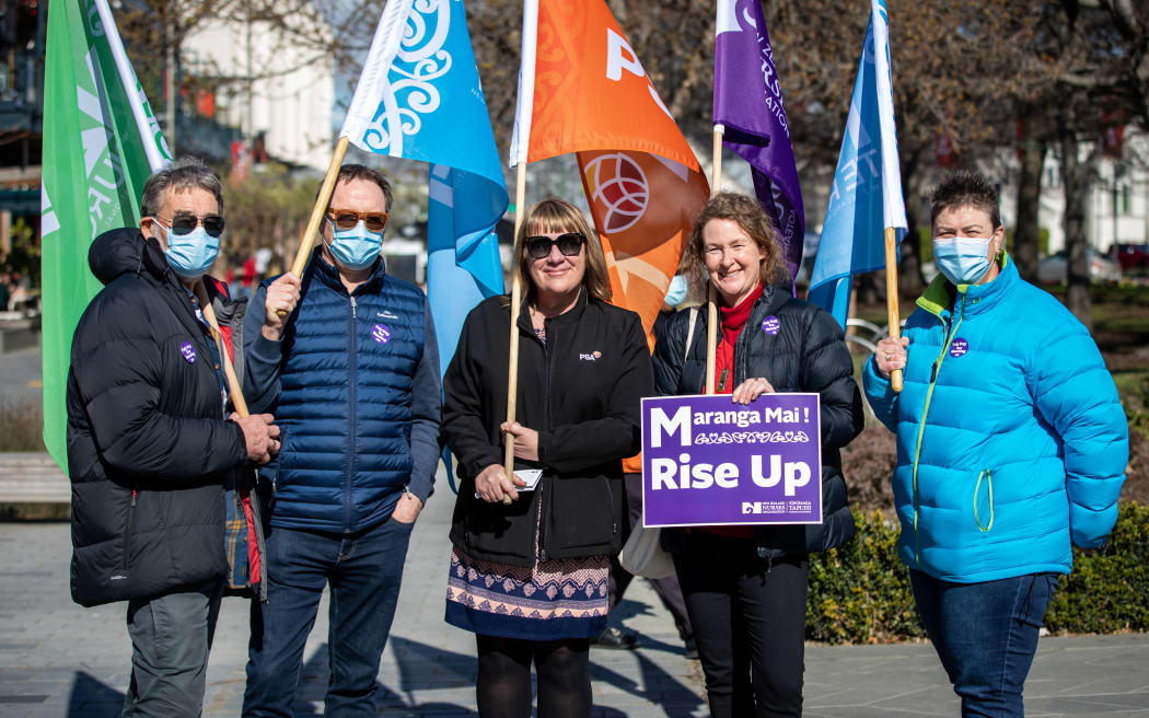 Nurses rally for fair pay near the Bridge of Remembrance