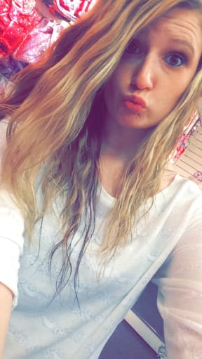 blonde teenager selfie