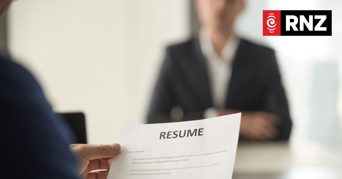 Job ads fall but applications 'at record high levels' - Seek NZ - Vimarsana News