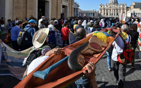 The Vatican criticized on October 21, 2019 the theft from a church and then the throwing in the river Tiber of indigenous statuettes representing a pregnant naked woman.