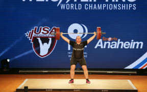 Laurel Hubbard of New Zealand competes in the Women's 90+ kg division of the IWF Weightlifting World Championships in California,2017.