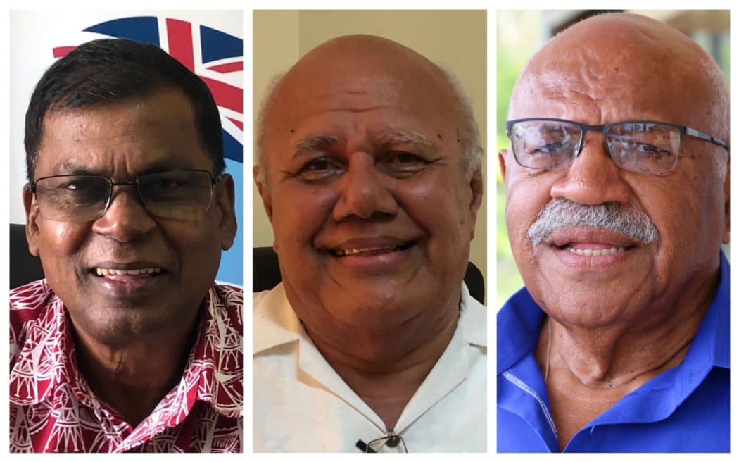 Desde la izquierda Biman Prasad, Bill Kavoka y Chithiveni Rabuka