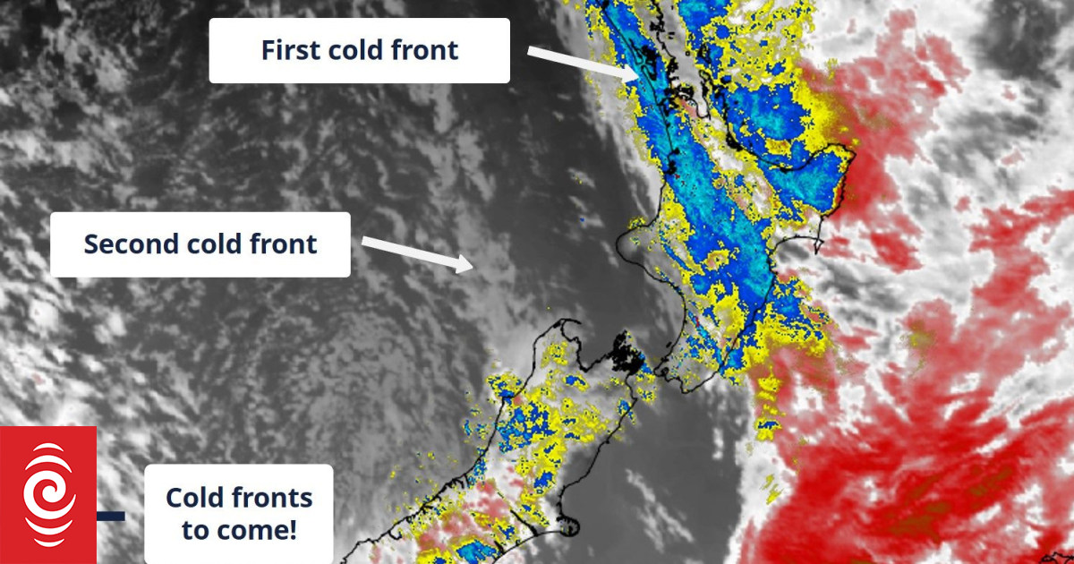 Auckland Harbour Bridge almost closed as winds batter NZ RNZ News