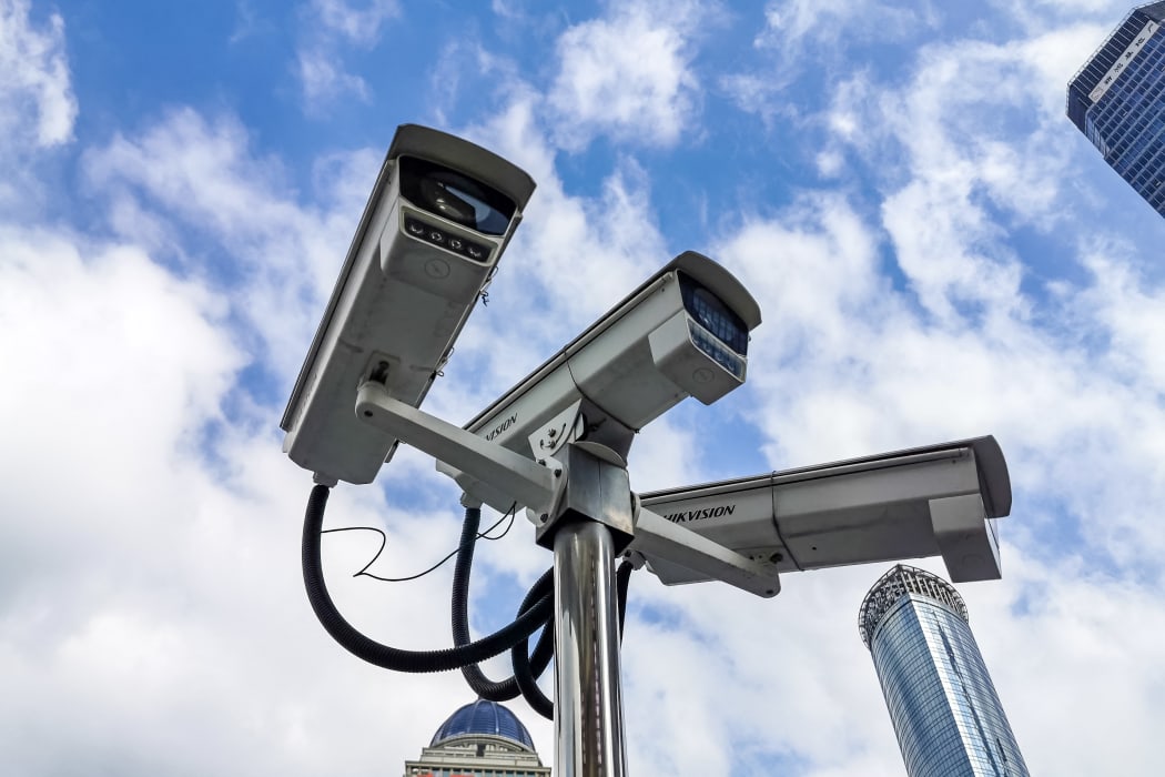Questions raised about Chinese surveillance cameras in use in New Zealand |  RNZ News