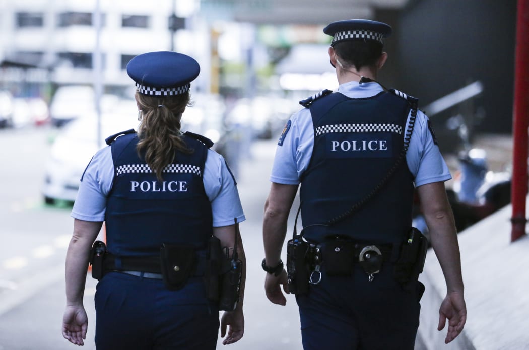 Police halt recruitment after large increase in applications | RNZ News