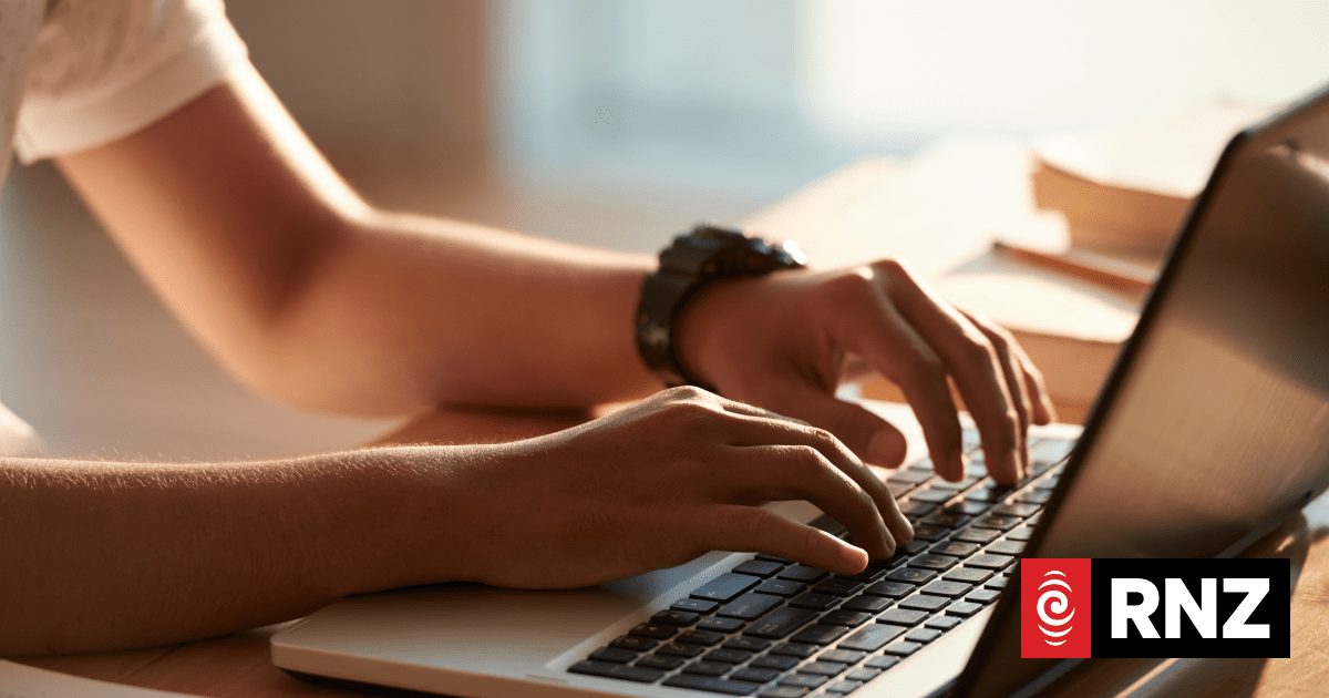 Researcher urges caution over use of online platforms: 'I have a lot of concerns about it' - Vimarsana News