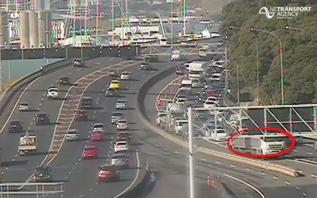 car crash auckland harbour bridge