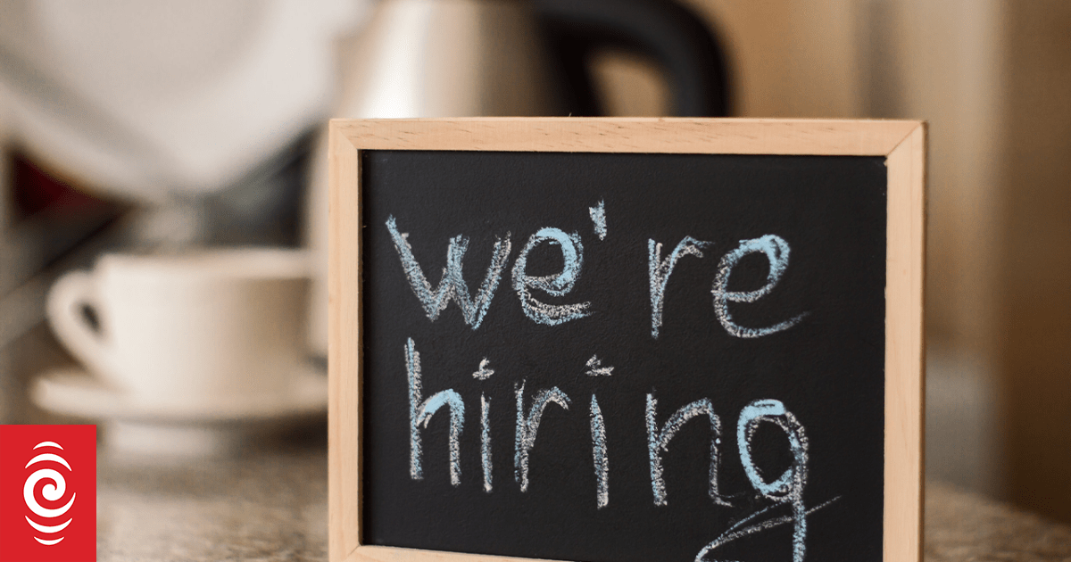 UK Job Adverts Fell 7.7 Percent in April to 711,733