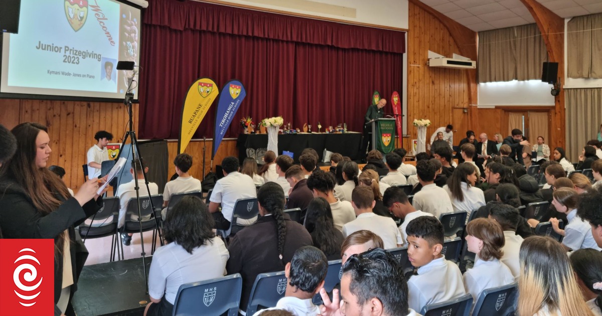 'We're bitterly disappointed': Two Hamilton schools to be replaced by one - Vimarsana News