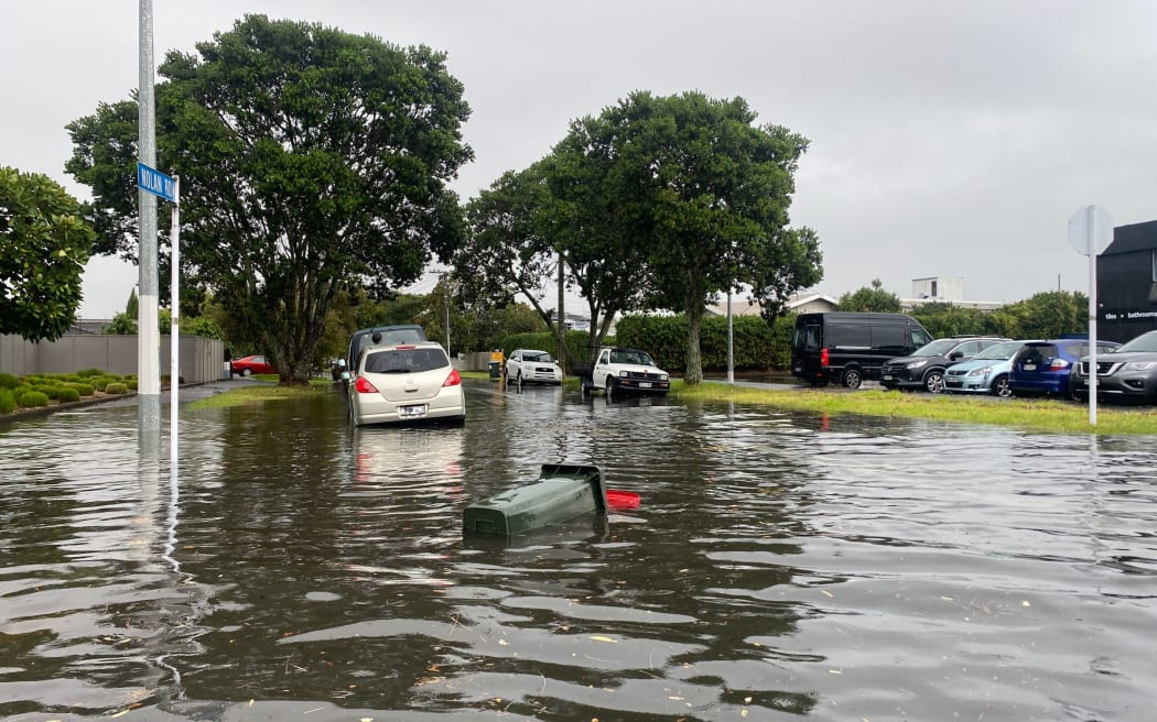 Auckland homes face major clean up after 'scary' floods RNZ News