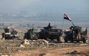 Iraqi forces advance towards Mosul airport.