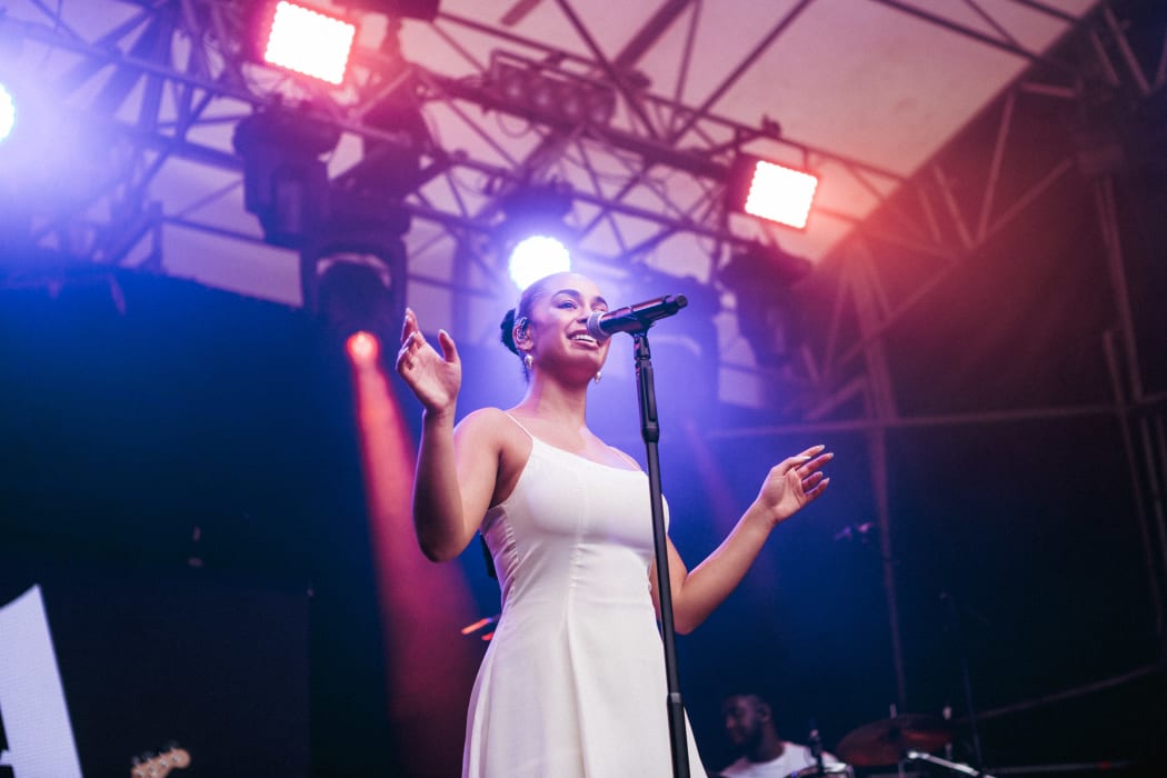 Jorja Smith performing at Laneway 2019