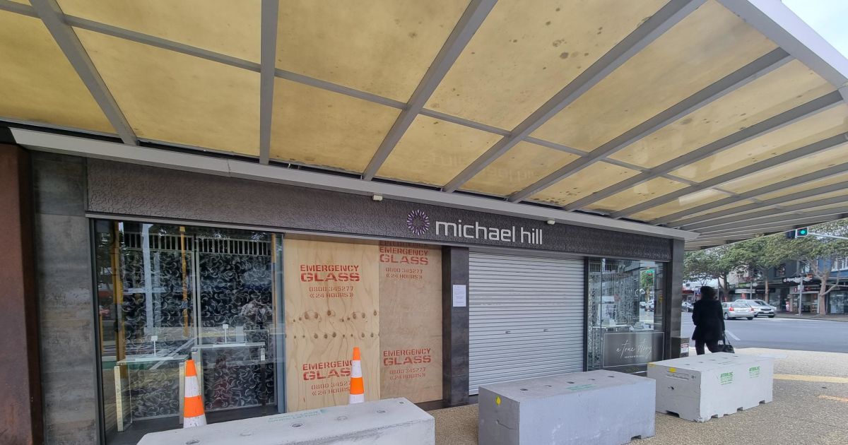 Michael Hill's Takapuna store closes after several burglaries and ram-raids thumbnail