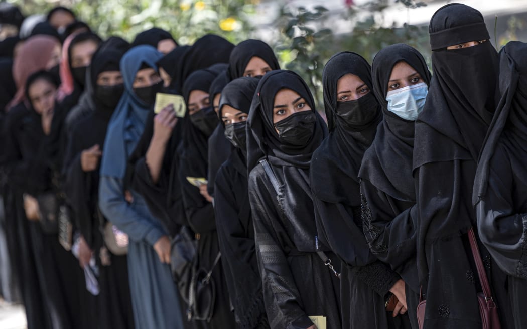 Afghanistan Taliban Ban Women From Many University Subjects Rnz News 