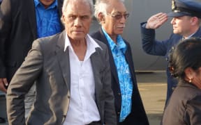 Tonga's Prime Minister 'Akilisi Pohiva arrives in PNG with Niue's Premier Toke Talagi for the Pacific Islands Forum Leaders meeting in September 2015.