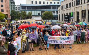 Founder of Standing for Women – an anti-transgender group – Kellie-Jay Keen-Minshull, also known as Posie Parker announced her travel to Aotearoa in January sparking concerns amongst the rainbow community.