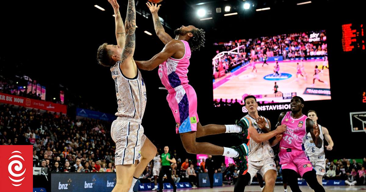 Breakers go down to Hawks - Vimarsana News