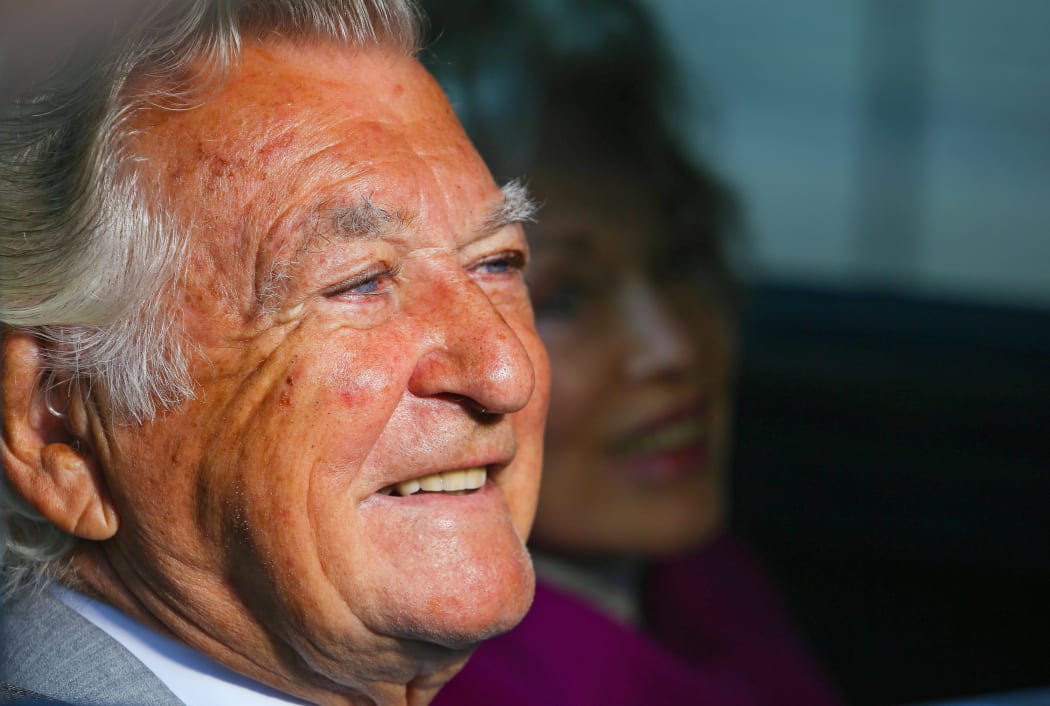 Former Australian prime minister Bob Hawke (L) and wife Blanche d'Alpuget.