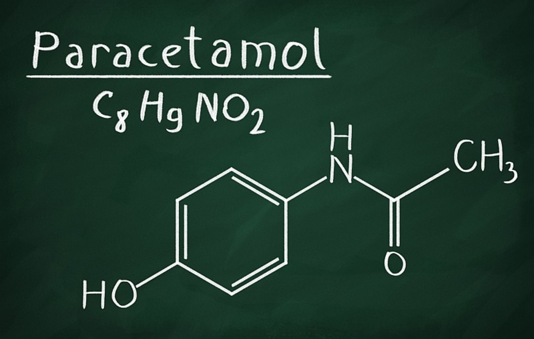 Chemical formula of Paracetamol on a blackboard
